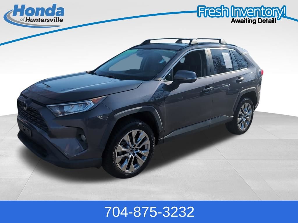 Used 2019 Toyota RAV4 XLE Premium image 4
