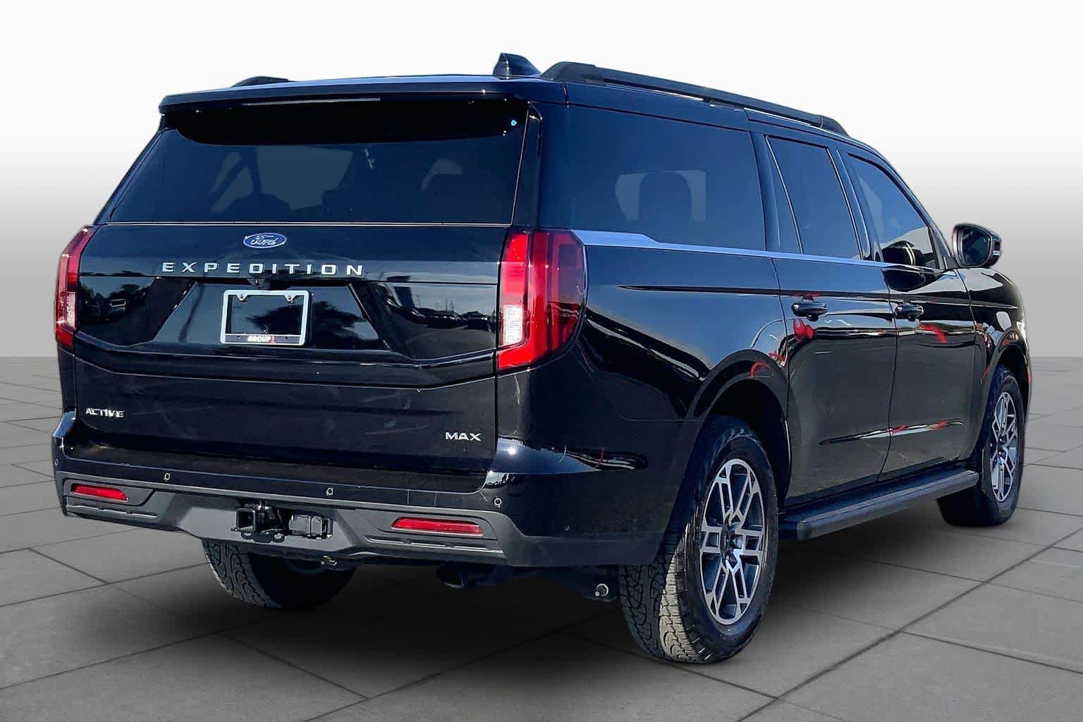 Used 2025 Ford Expedition Max Active AWD/4WD image 13
