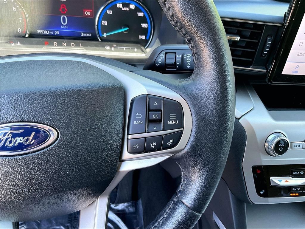 Used 2022 Ford Explorer XLT AWD/4WD image 25