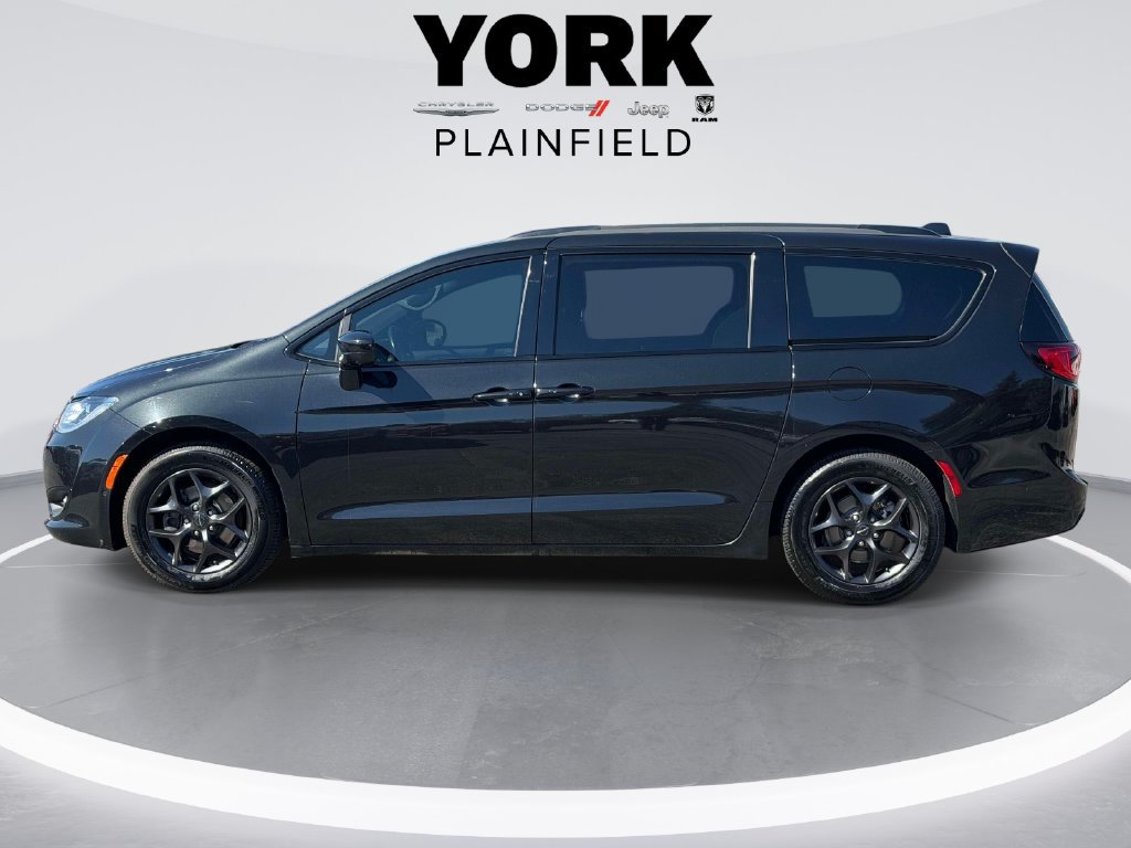 Used 2018 Chrysler Pacifica Touring-L Plus w/ Advanced Safetytec Group FWD image 8
