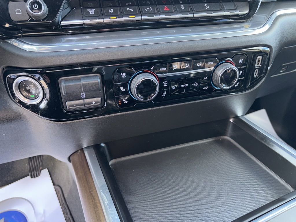 Used 2024 Chevrolet Silverado 2500 High Country w/ High Country Premium Package AWD/4WD image 24