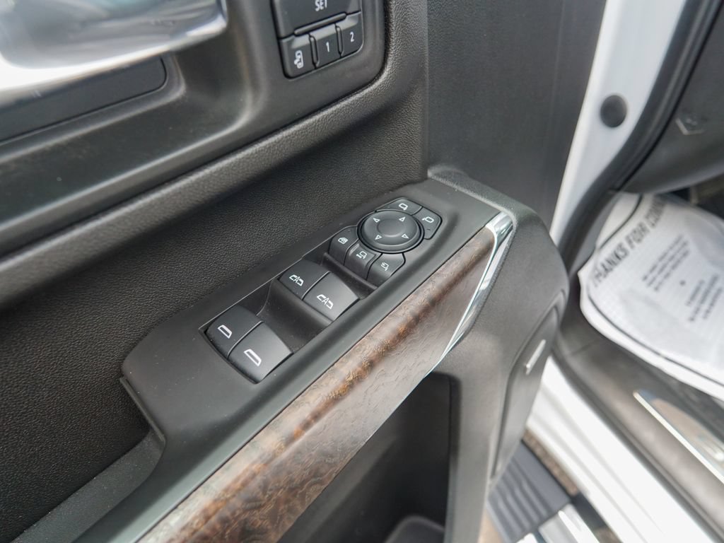 Used 2020 GMC Sierra 3500 Denali w/ Denali Ultimate Package AWD/4WD image 19