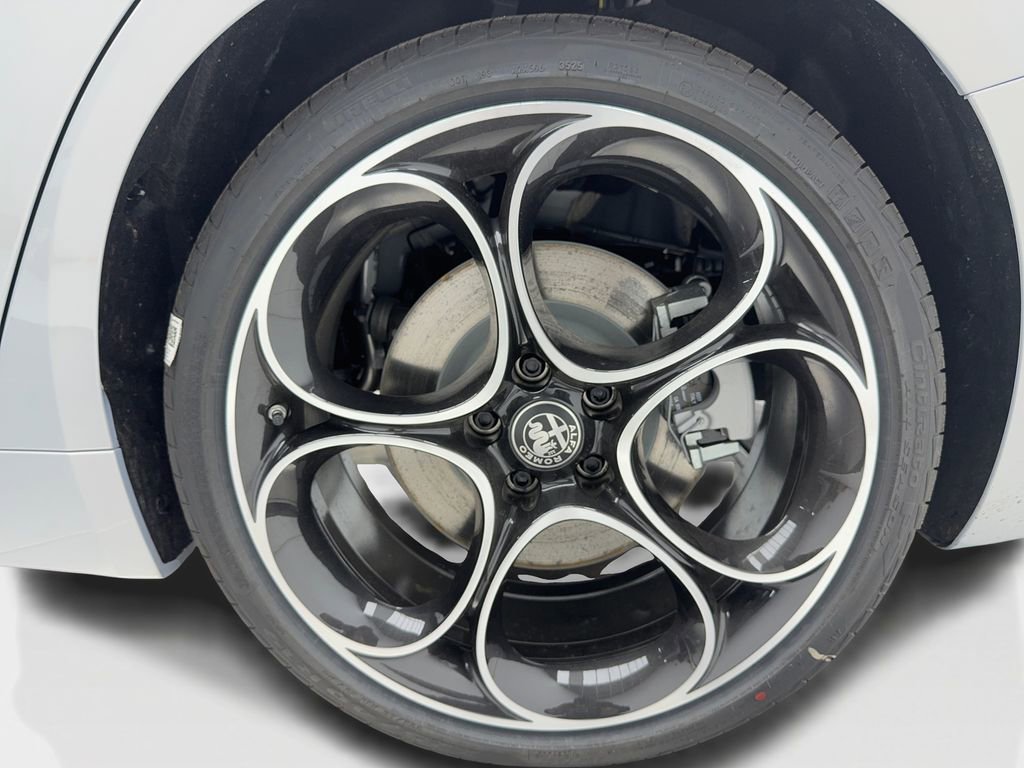 New 2026 Alfa Romeo Giulia w/ Driving Assist Package image 34