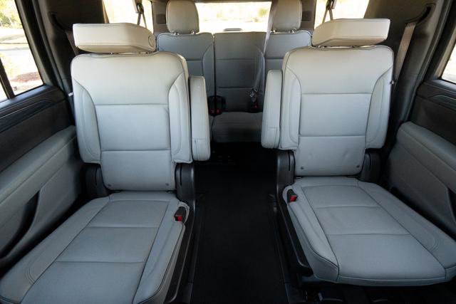 Used 2023 GMC Yukon XL SLT image 26