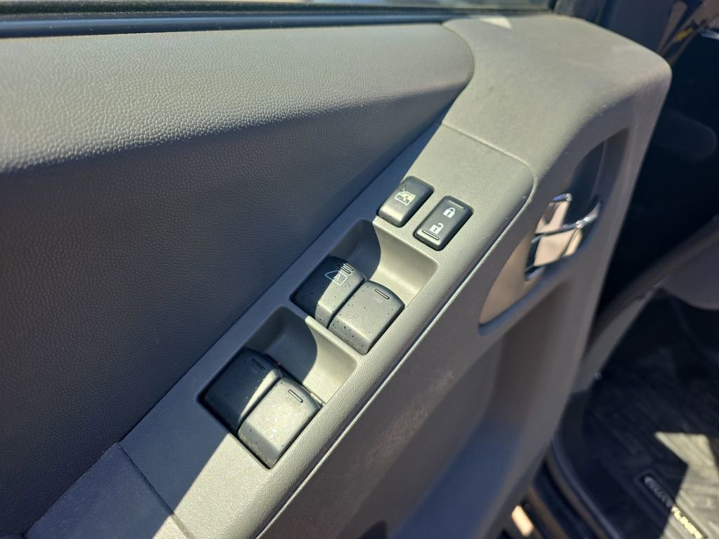 Used 2018 Nissan Frontier SV image 21