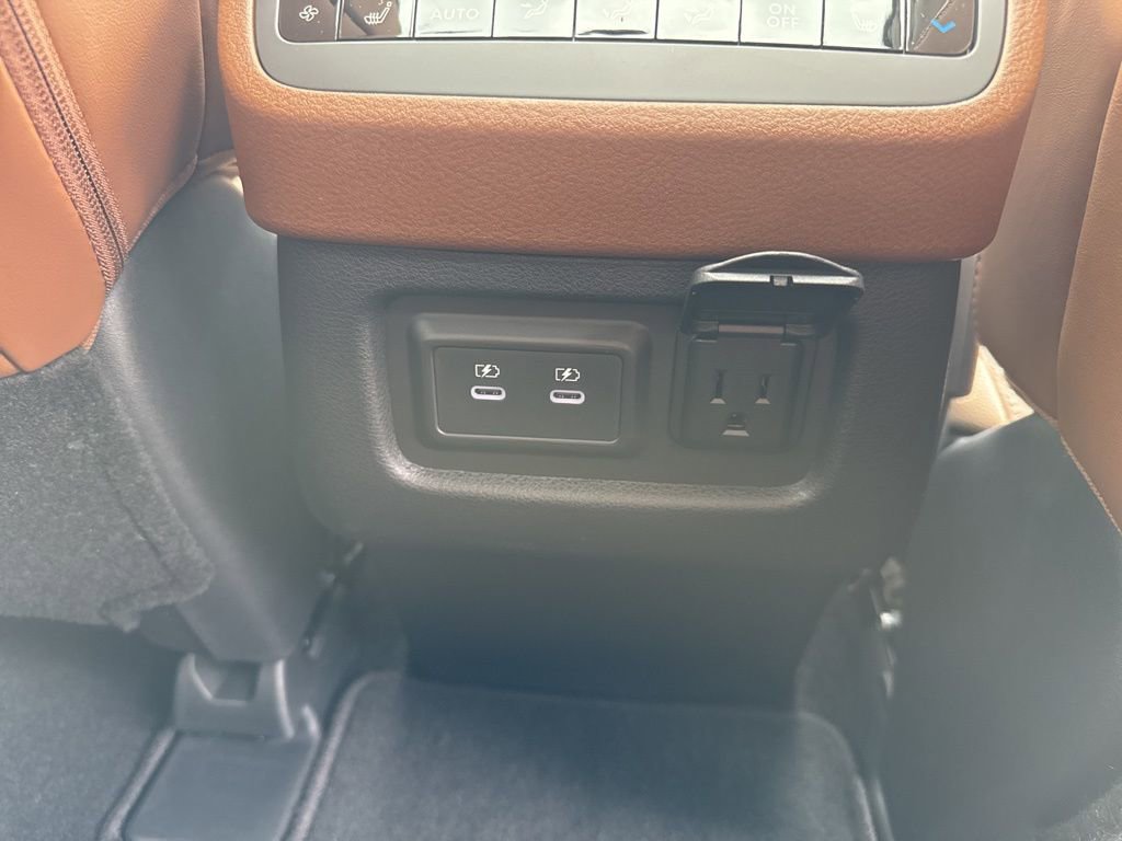 New 2026 Nissan Pathfinder Platinum image 40