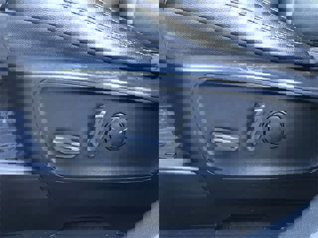 Used 2020 Ford Escape Titanium image 25