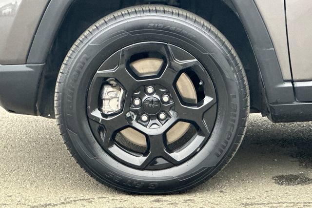 Used 2023 Jeep Compass Trailhawk image 30