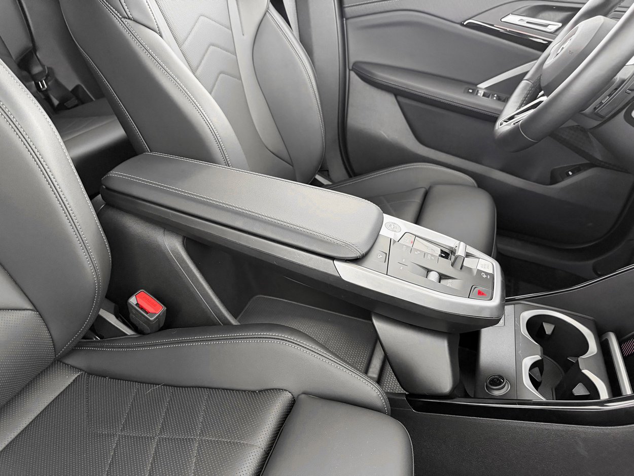 Used 2025 BMW X2 xDrive28i w/ M Sport Package image 30