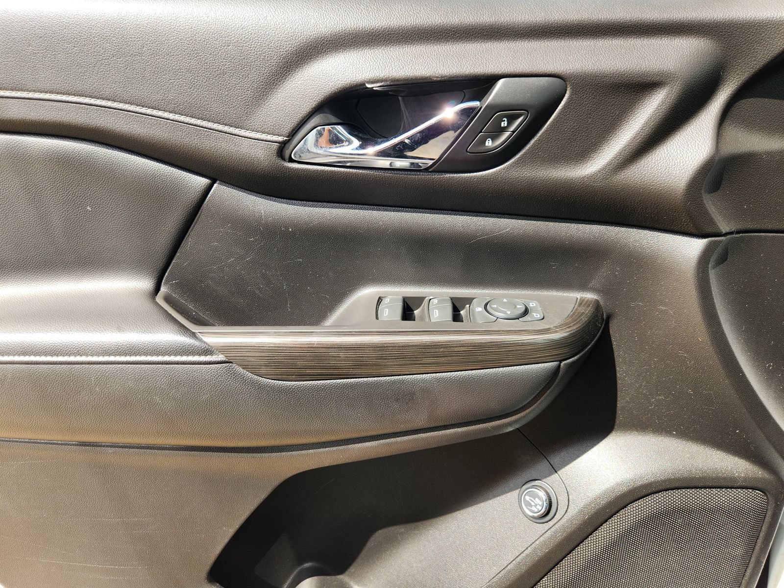 Used 2019 GMC Acadia SLT FWD image 24