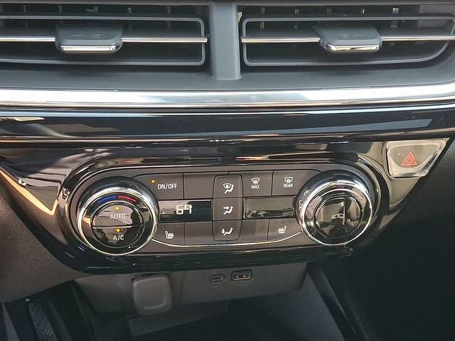 New 2026 Chevrolet Trax RS w/ Sunroof Package FWD image 14