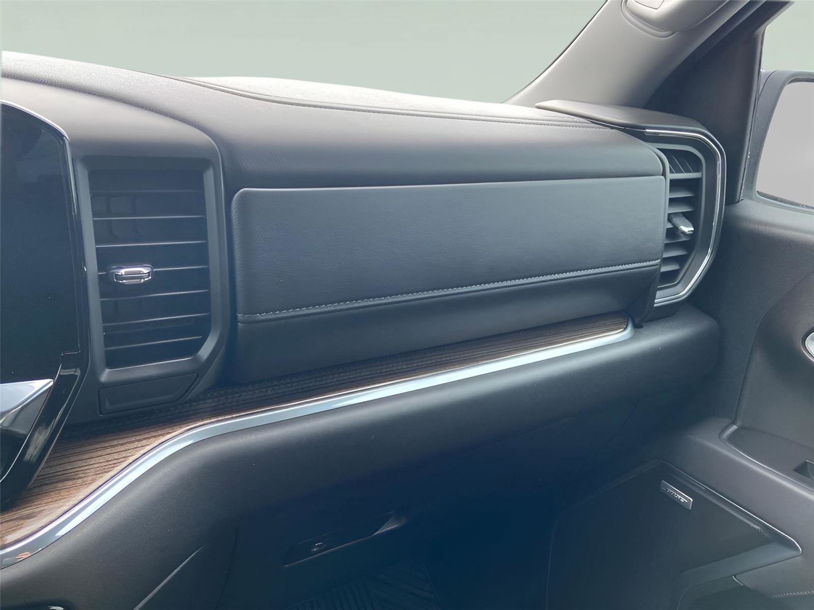 Used 2025 Chevrolet Silverado 1500 RST w/ Redline Edition image 24