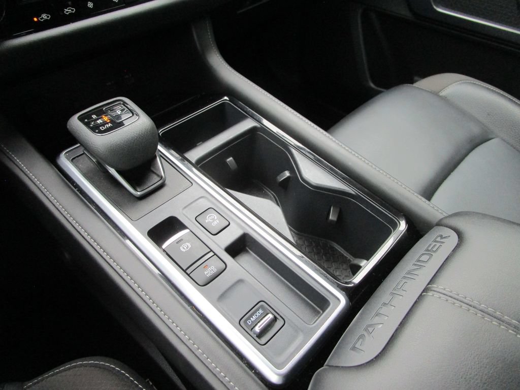 Used 2024 Nissan Pathfinder SL FWD image 36