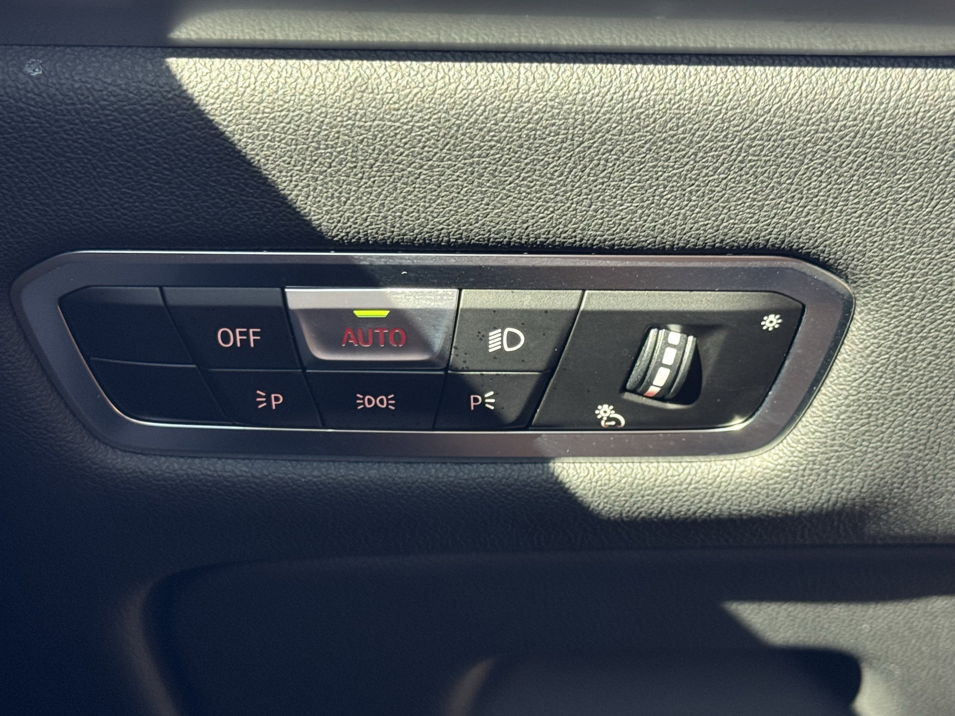 Used 2023 BMW X7 xDrive40i w/ Executive Package image 13