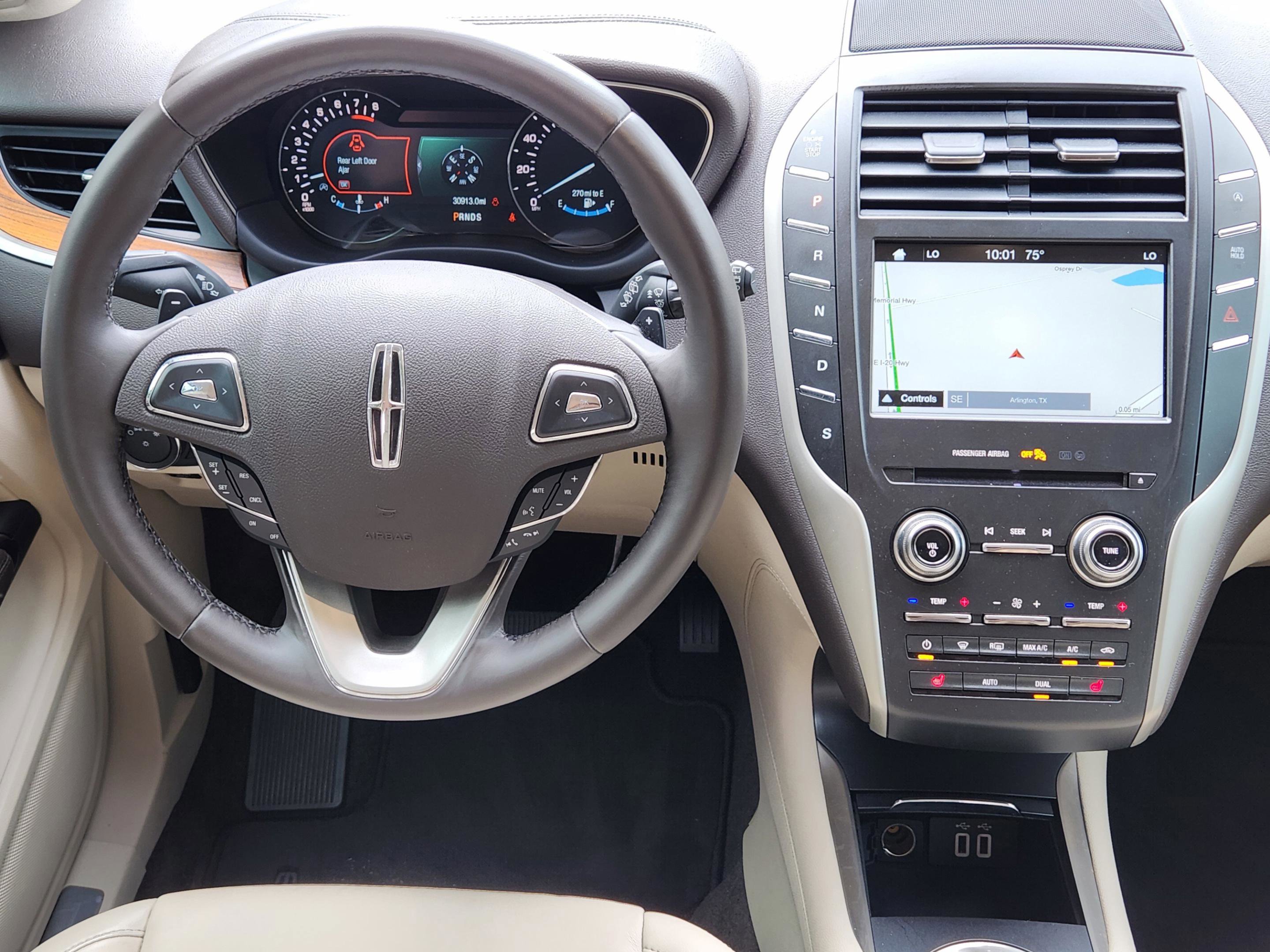 Used 2018 Lincoln MKC Select w/ Select Plus Package FWD image 18