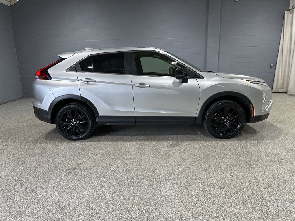 Used 2023 Mitsubishi Eclipse Cross LE image 2