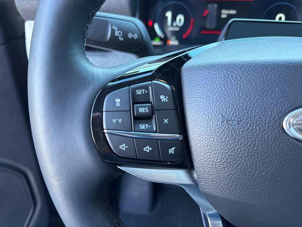 Used 2025 Ford Explorer Platinum w/ Ultimate Package image 32