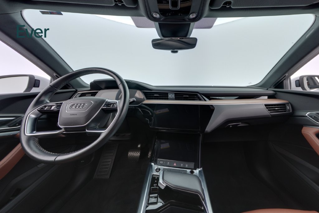 Used 2024 Audi Q8 e-tron Premium AWD/4WD image 26