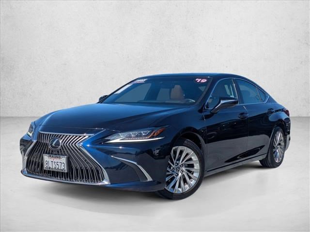 Used 2019 Lexus ES 350 Ultra Luxury w/ Accessory Package 2