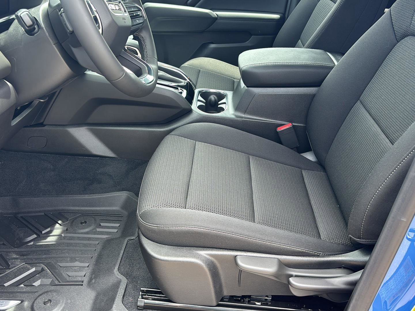 New 2025 GMC Canyon Elevation w/ Convenience Package image 16