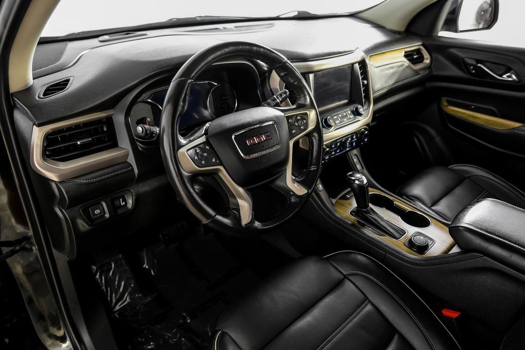 Used 2019 GMC Acadia Denali AWD/4WD image 2
