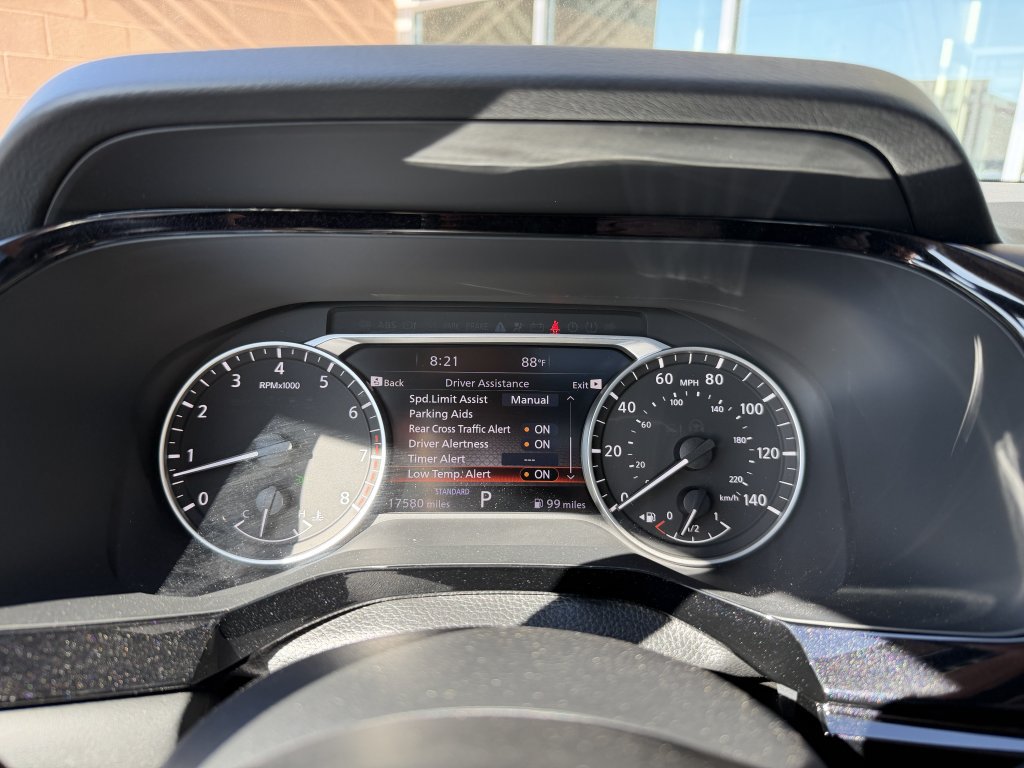 Used 2025 Nissan Pathfinder SL w/ SL Premium Package FWD image 19