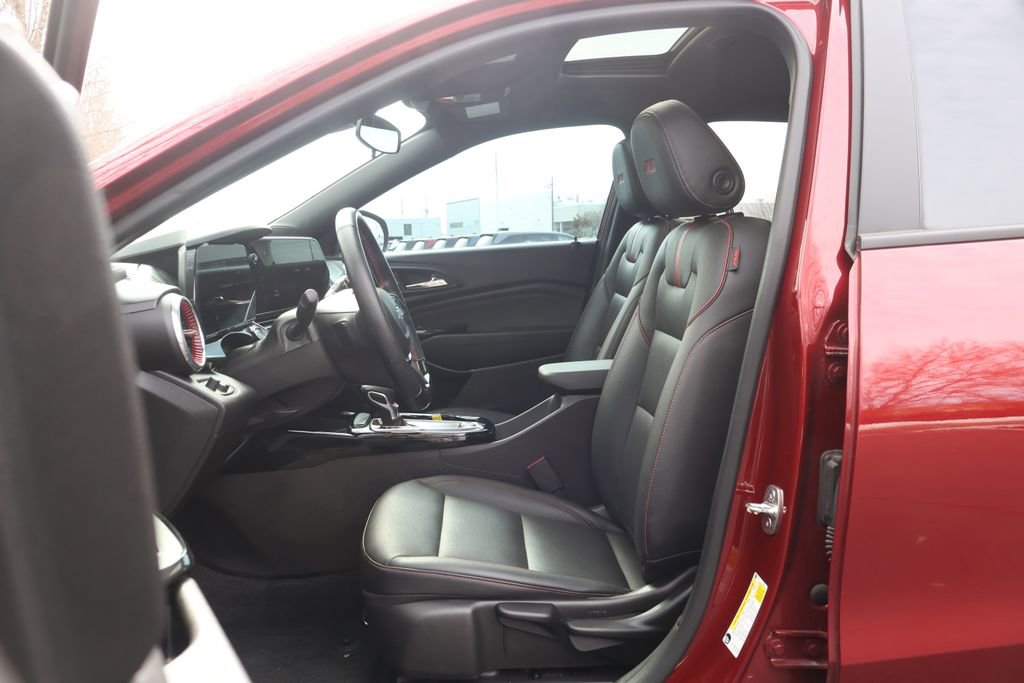 Certified 2024 Chevrolet Trax RS w/ Sunroof Package image 33