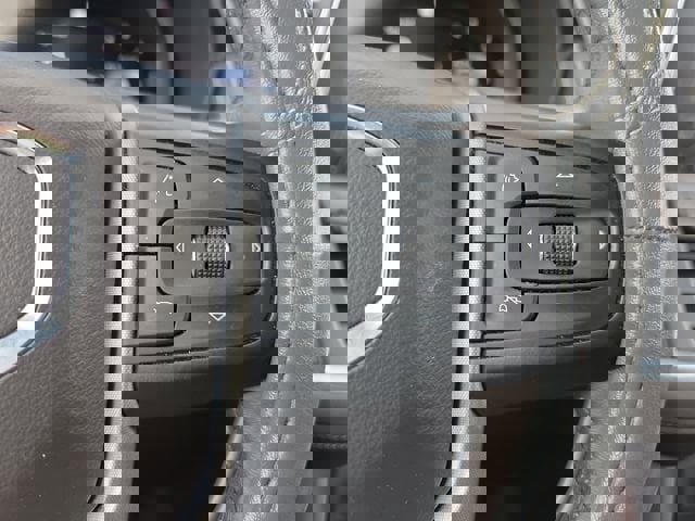 Used 2022 GMC Yukon SLE image 25