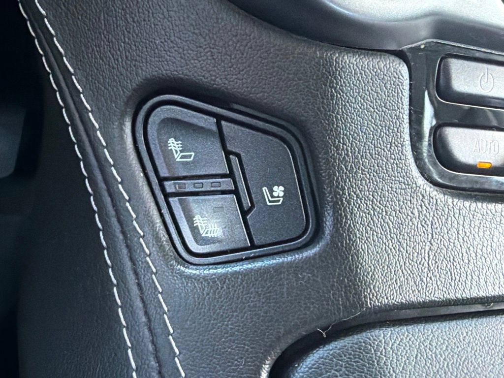 Used 2020 Chevrolet Suburban Premier AWD/4WD image 22