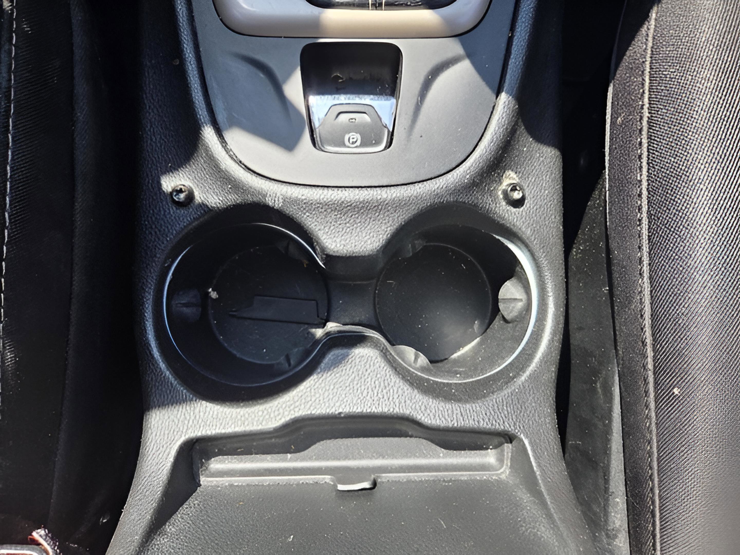 Used 2014 Jeep Cherokee Latitude w/ Comfort/Convenience Group image 22