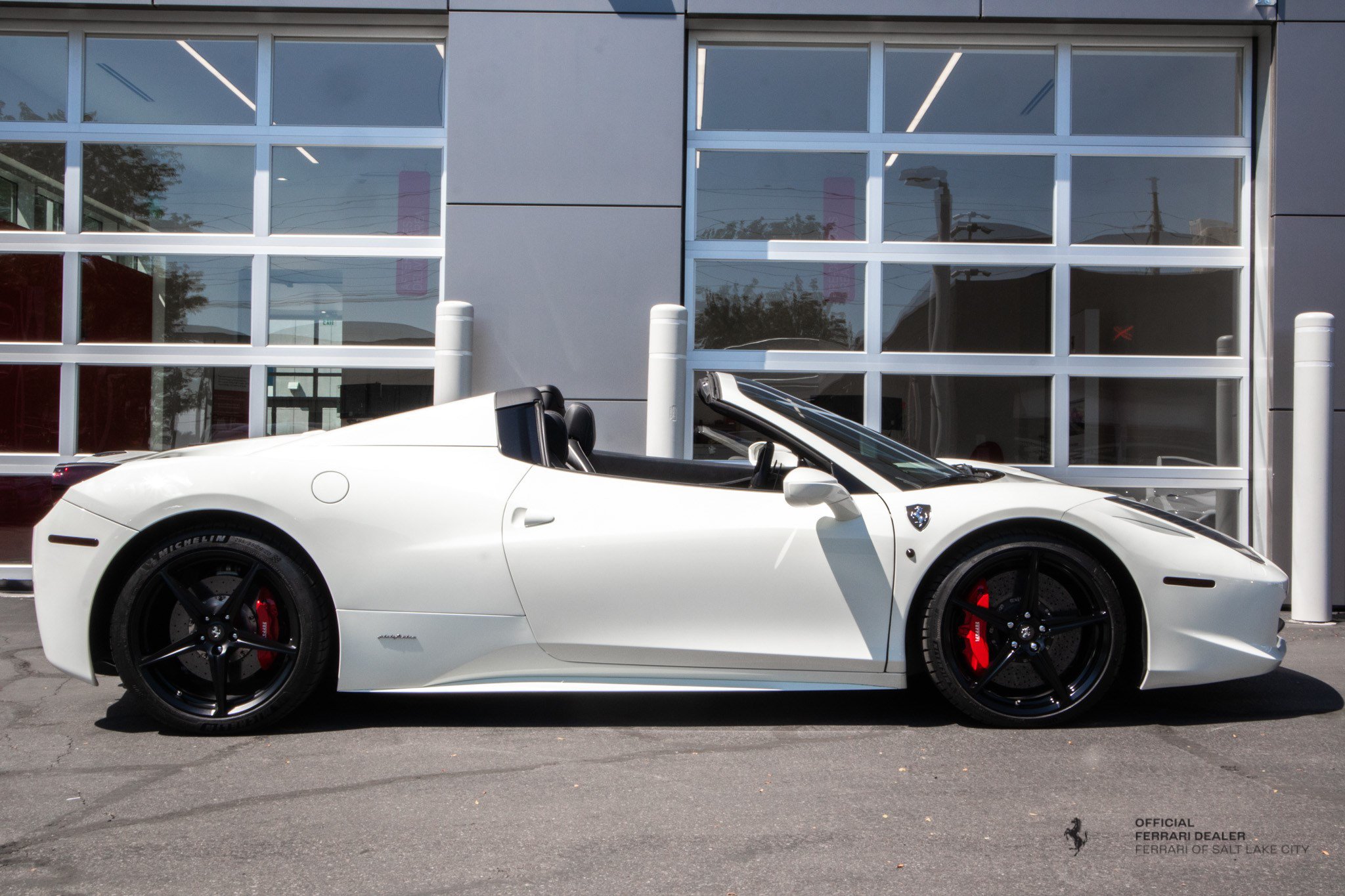 Used 2013 Ferrari 458 Spider RWD image 8
