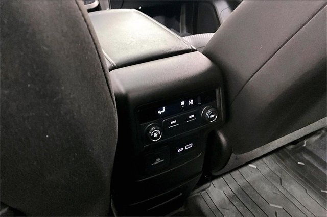 Used 2023 GMC Acadia SLE w/ LPO, Black Accent Package image 10