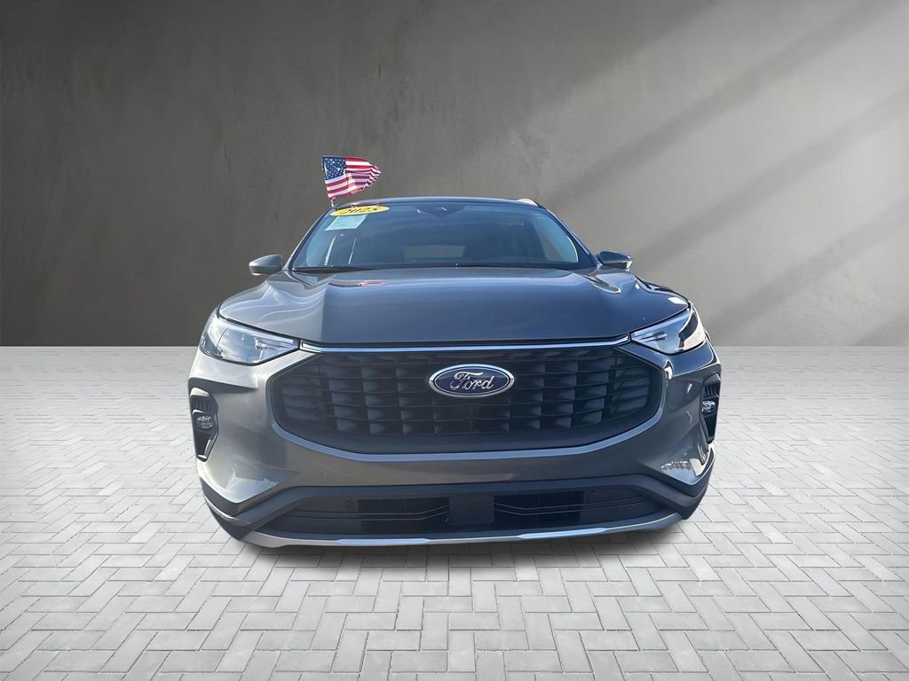 Used 2025 Ford Escape SE image 5