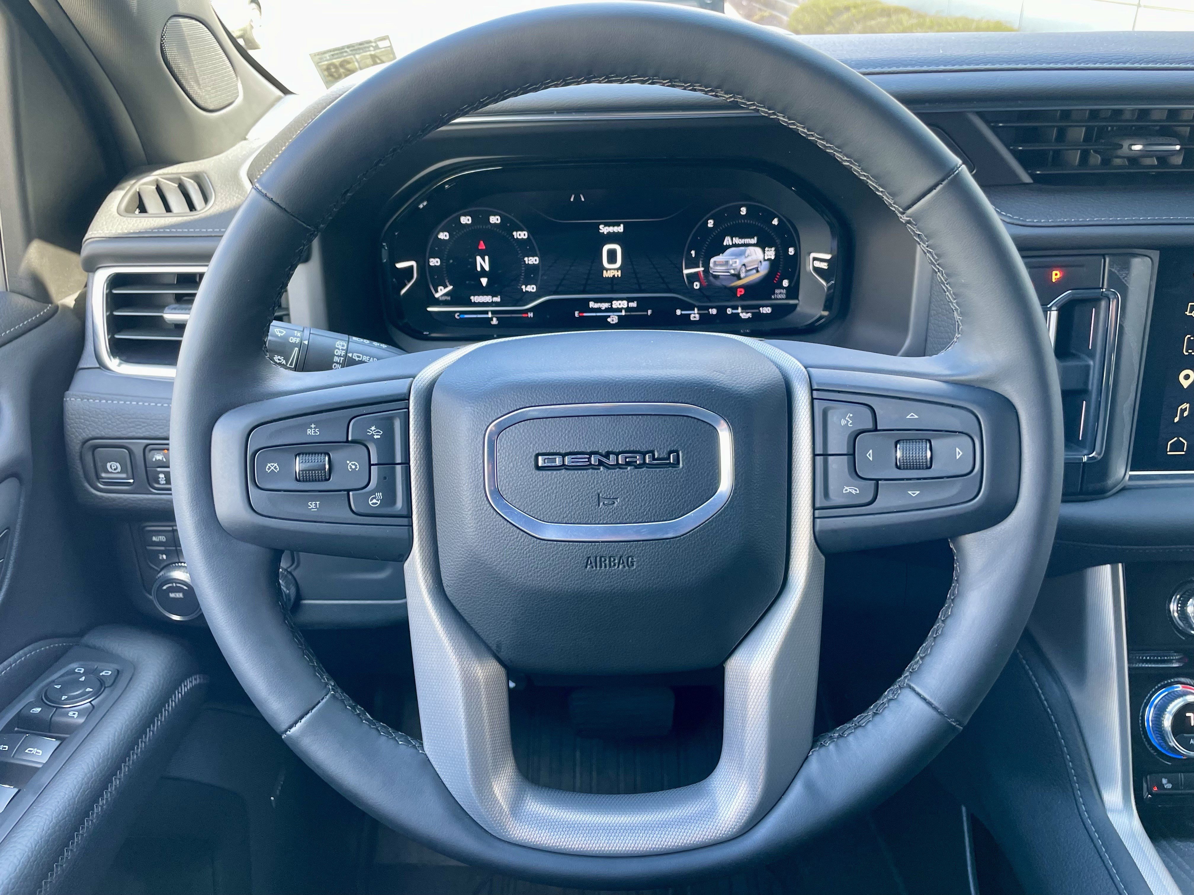 Used 2024 GMC Yukon Denali image 21