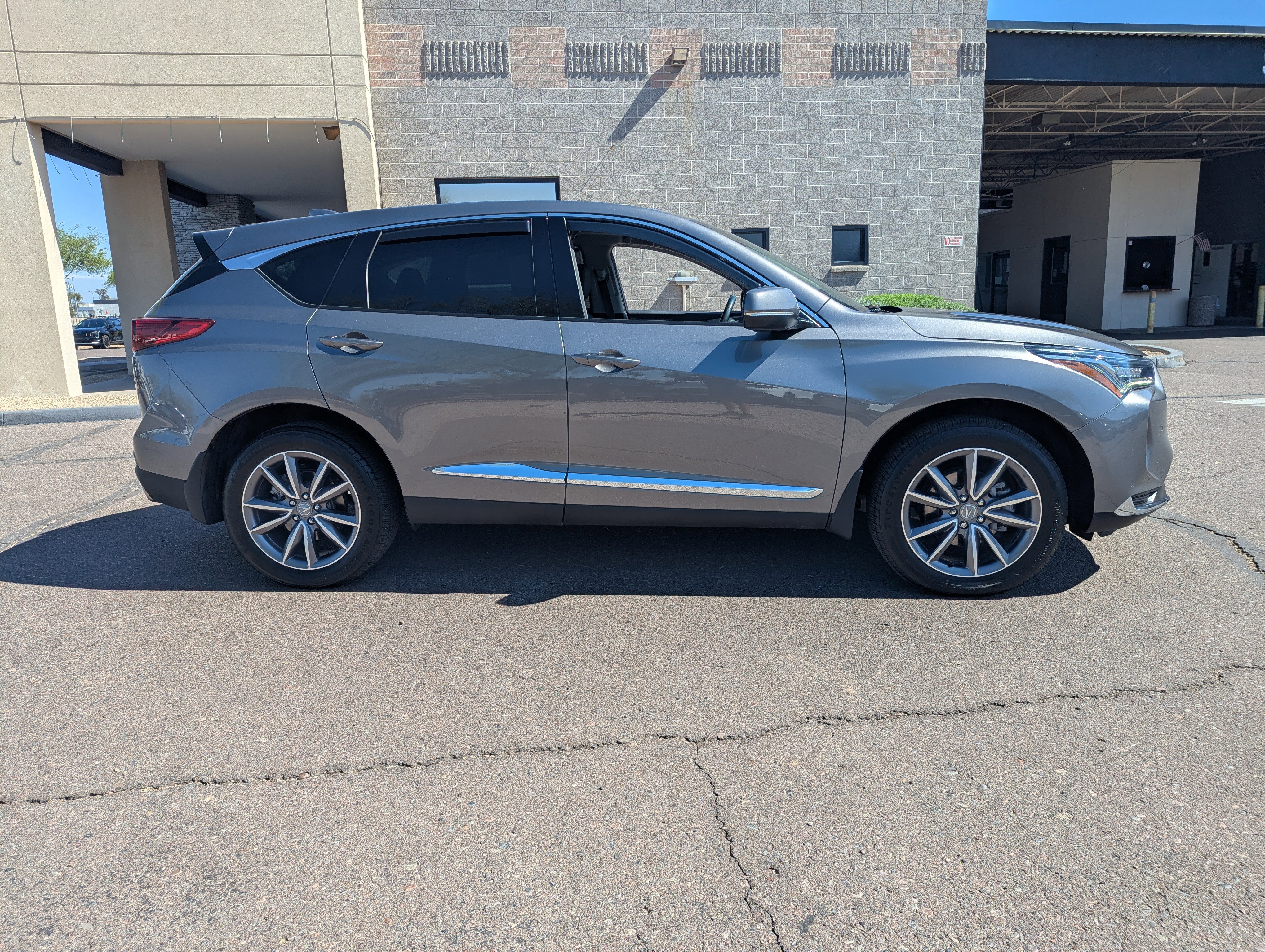 Used 2022 Acura RDX AWD w/ Technology Package image 2