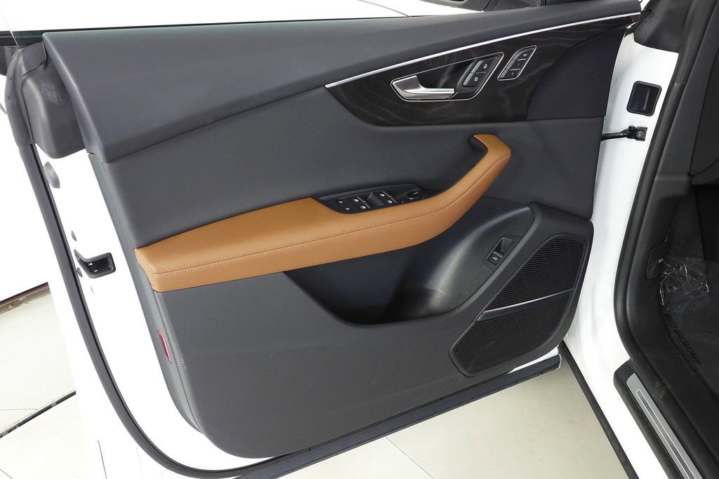 Used 2023 Audi Q8 Premium Plus w/ Premium Plus Package image 11