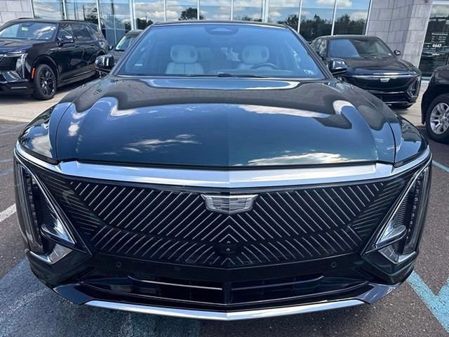 Certified 2024 Cadillac Lyriq Luxury w/ LPO, Floor Liner Package AWD/4WD image 8
