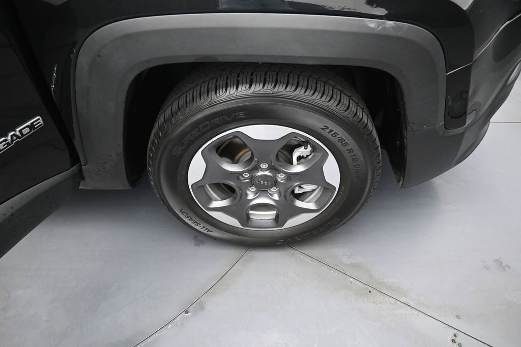Used 2015 Jeep Renegade Sport w/ Power & Air Group FWD image 27