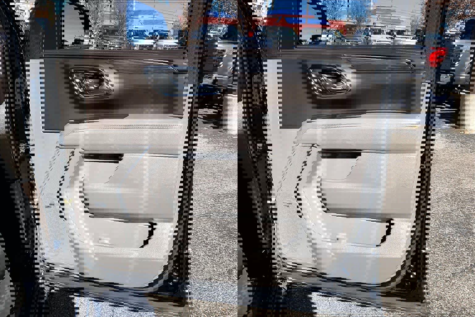 Used 2024 GMC Yukon SLT image 23