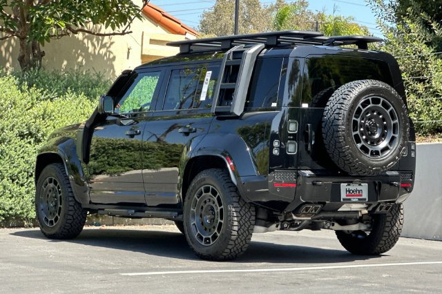 New 2026 Land Rover Defender 110 AWD/4WD image 3