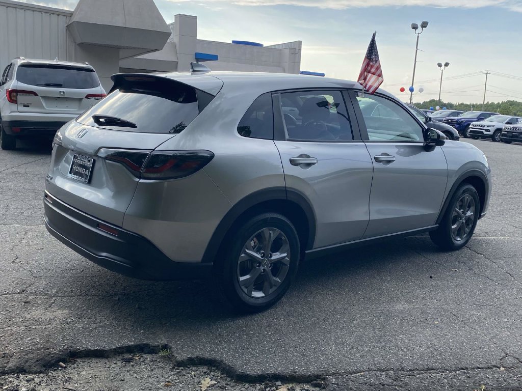 New 2027 Honda HR-V LX image 5