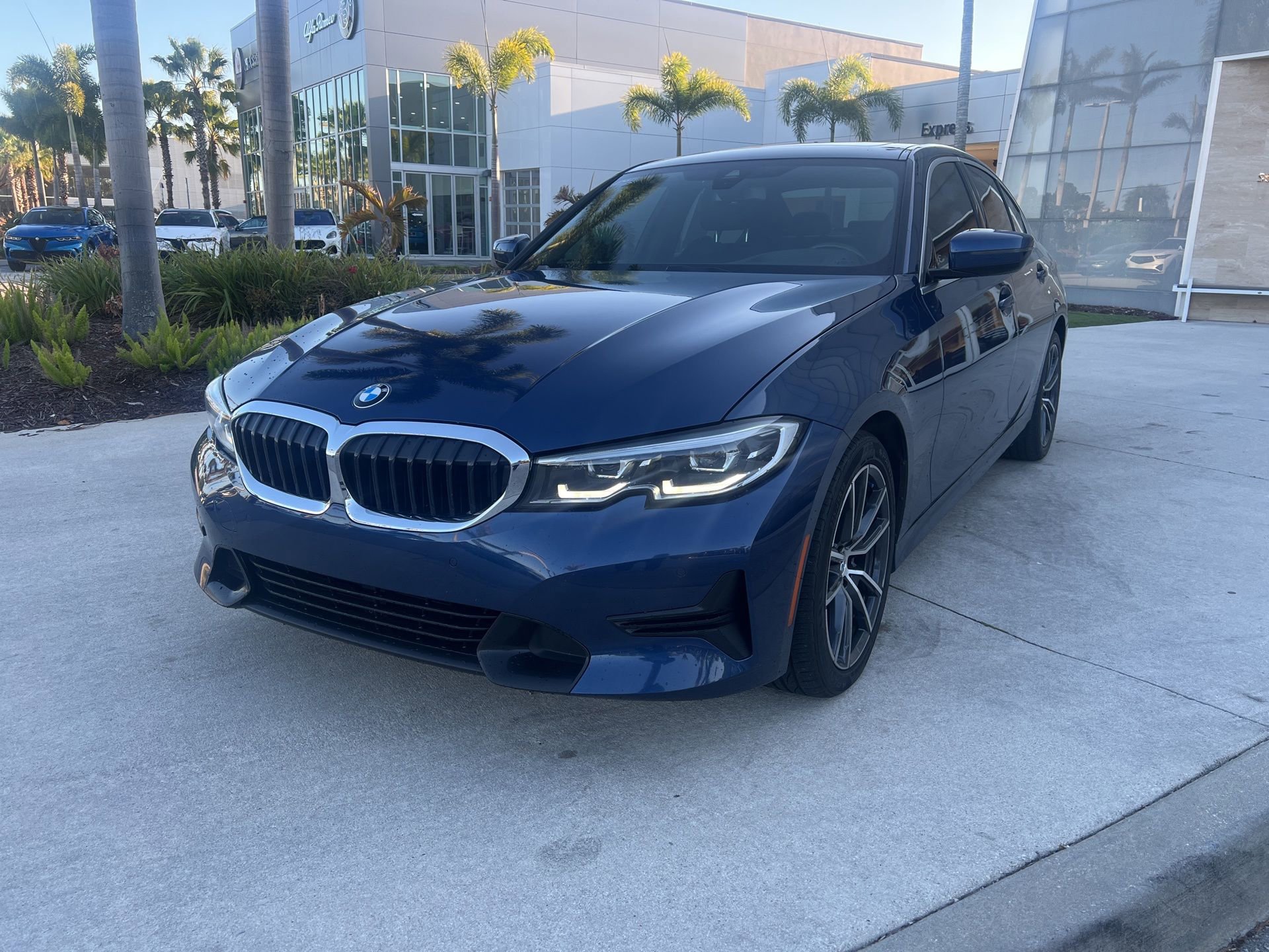 Used 2022 BMW 330i Sedan w/ Premium Package image 5