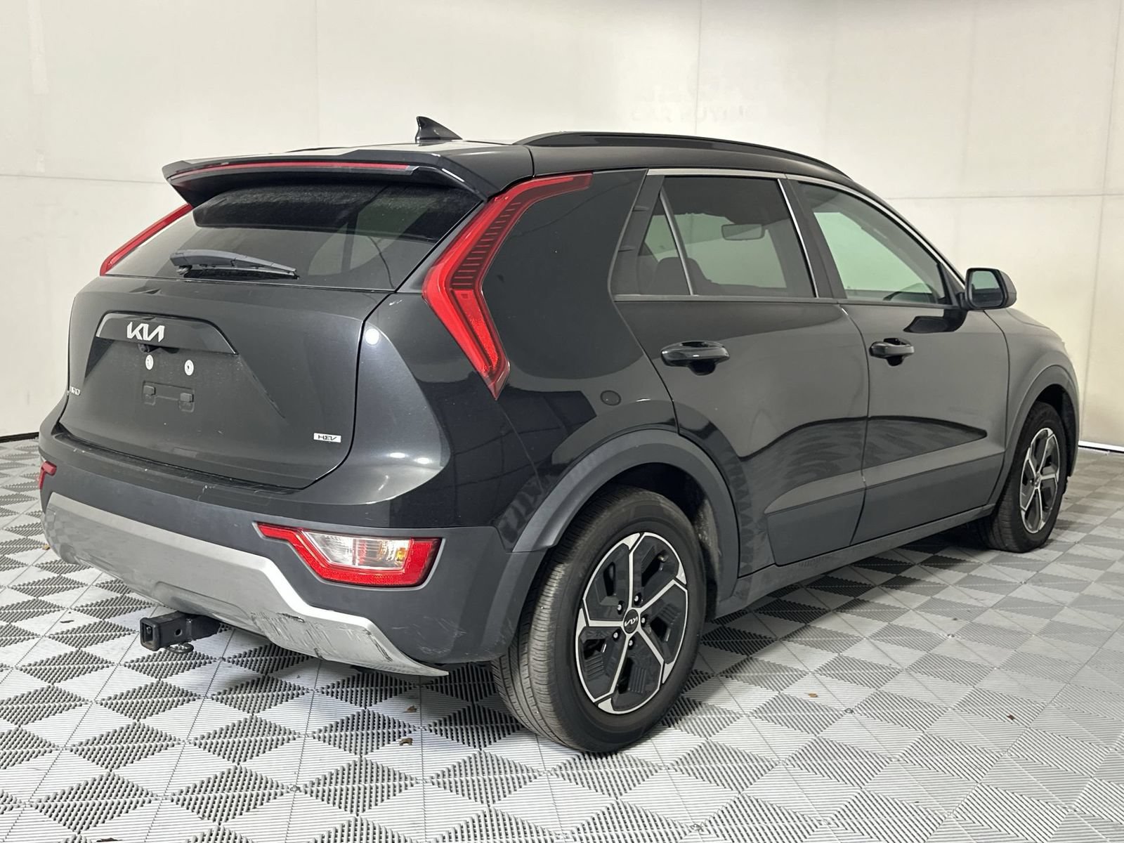 Used 2024 Kia Niro LX FWD image 8