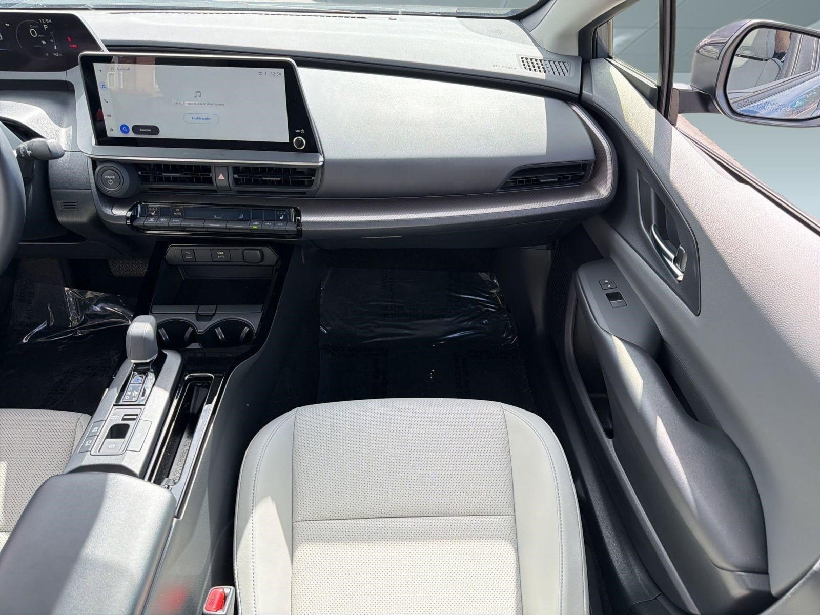 Used 2025 Toyota Prius XLE image 29