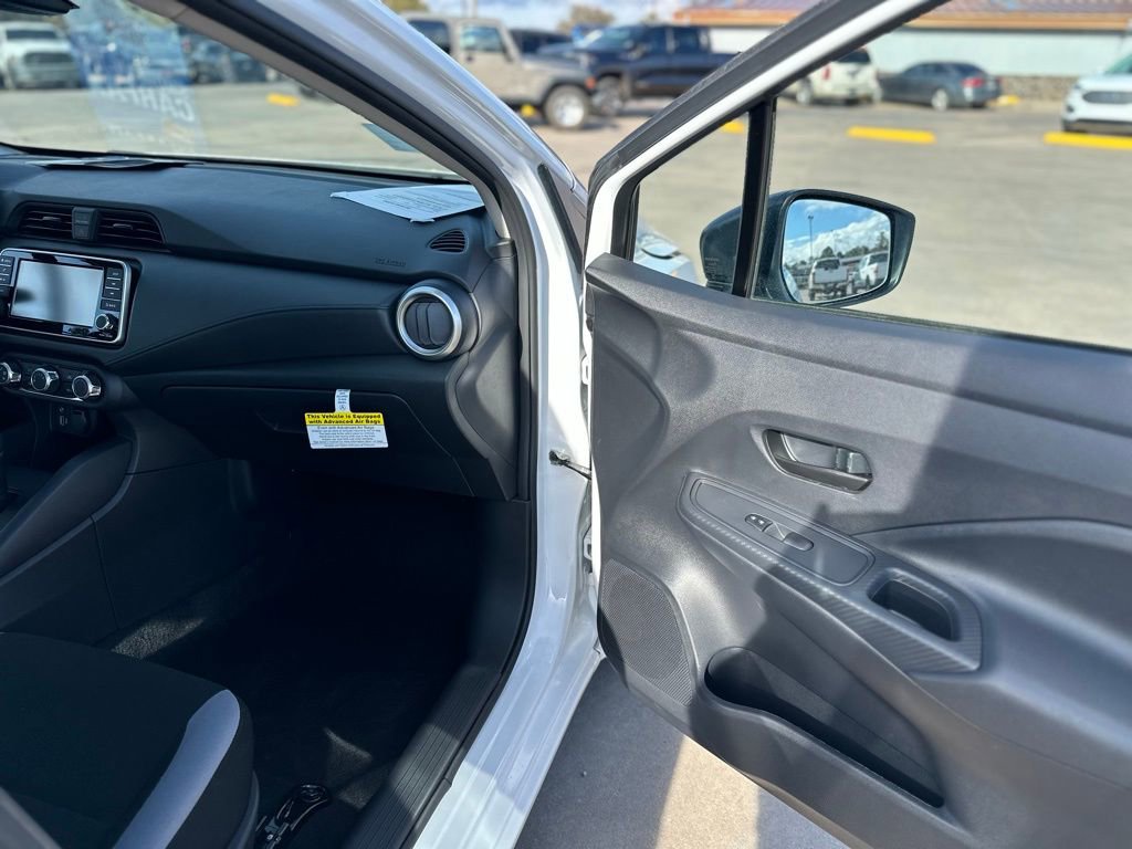 Used 2025 Nissan Versa S w/ Trunk Package image 9
