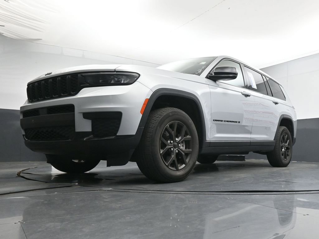 Used 2024 Jeep Grand Cherokee L Laredo AWD/4WD image 20
