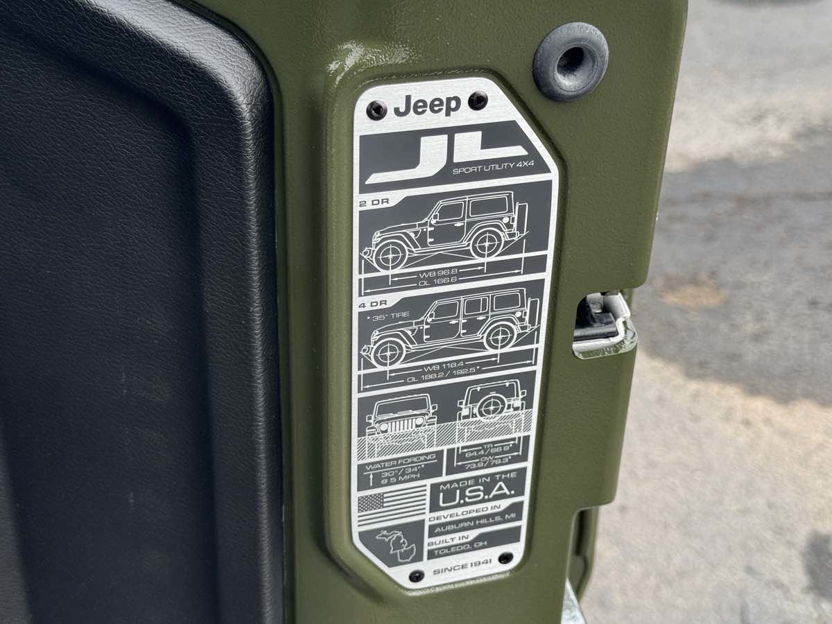 Used 2024 Jeep Wrangler Unlimited AWD/4WD image 17