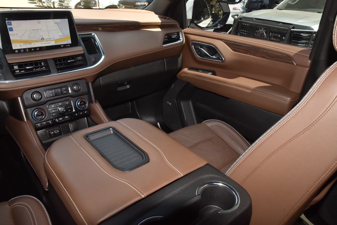 Used 2021 Chevrolet Tahoe High Country w/ Premium Package RWD image 18