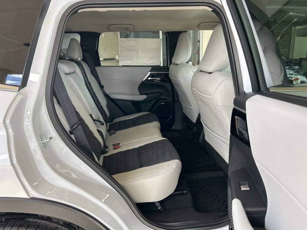New 2026 Mitsubishi Outlander SE image 25