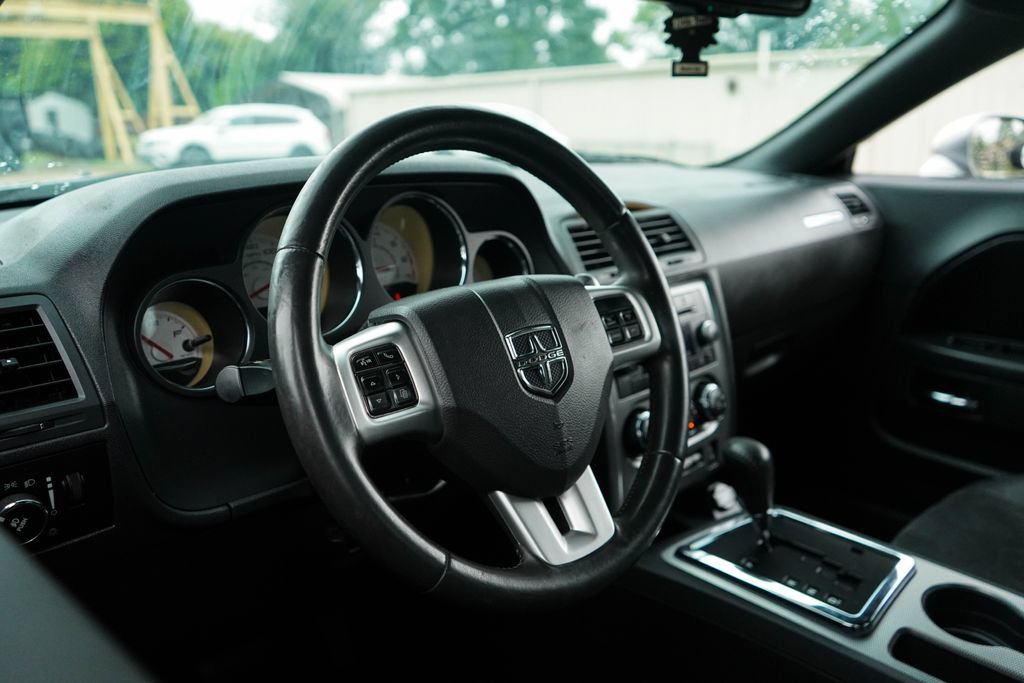 Used 2014 Dodge Challenger R/T RWD image 6